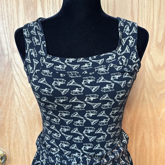 Effie’s Heart Sleeveless Dress - Picture 9 of 13